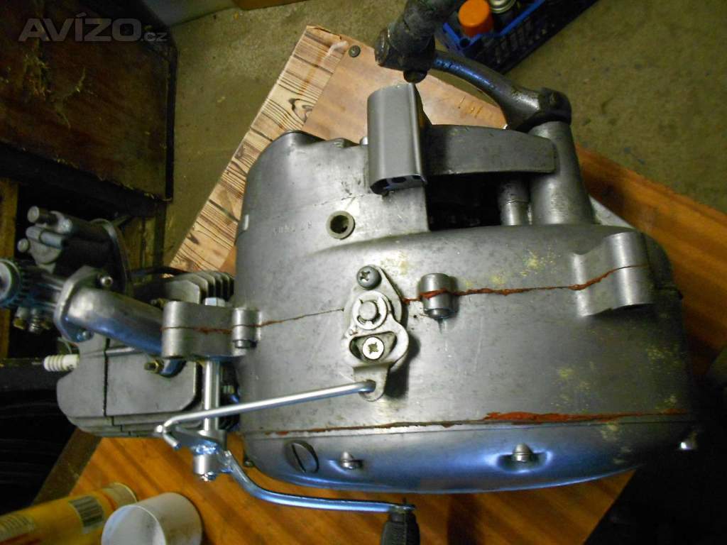 Motor Jawa 20