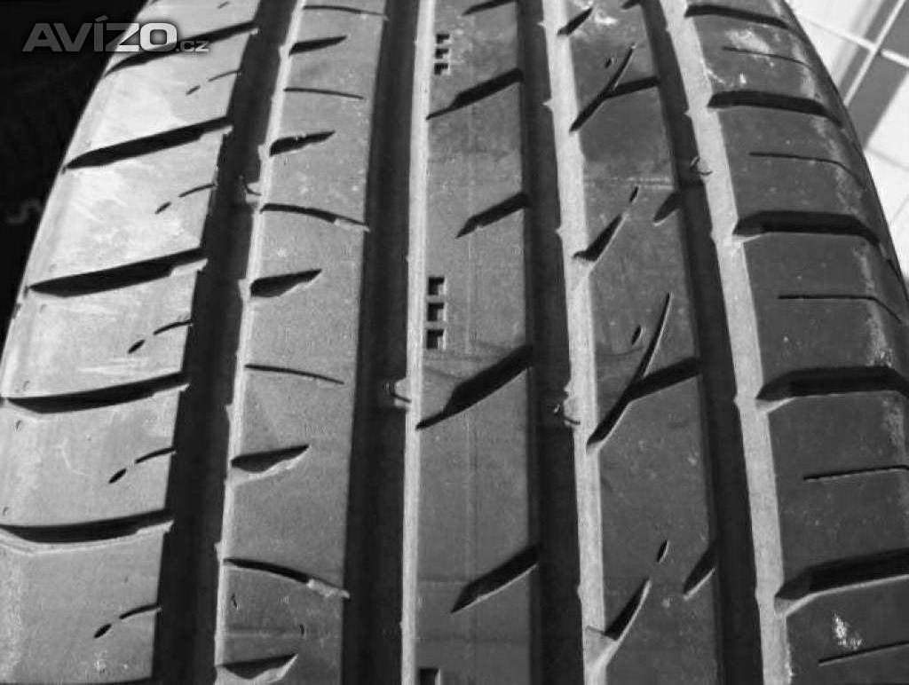 Sady letních SUV pneu 235/55 R19: