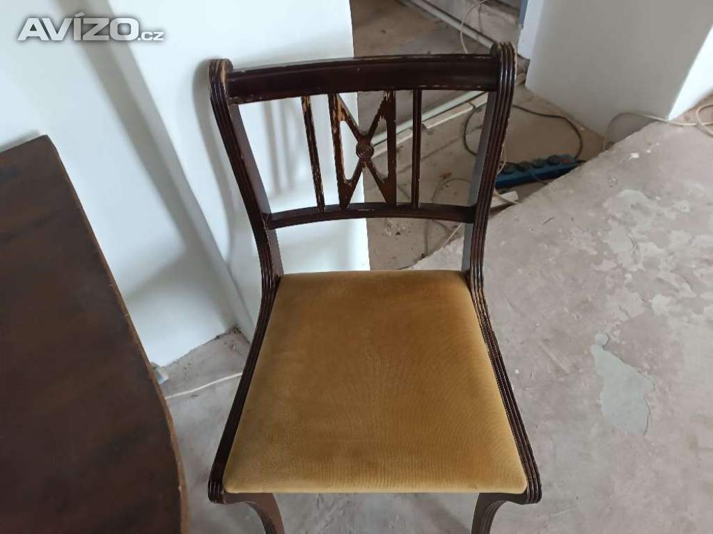 Prodám soupravu starožitných židlí ve velice dobrém stavu 4 ks.
