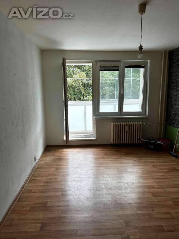 Pronájem bytu 1 + k k s lodžií, 29m2, Ostrava-Výškovice, ul. Výškovická