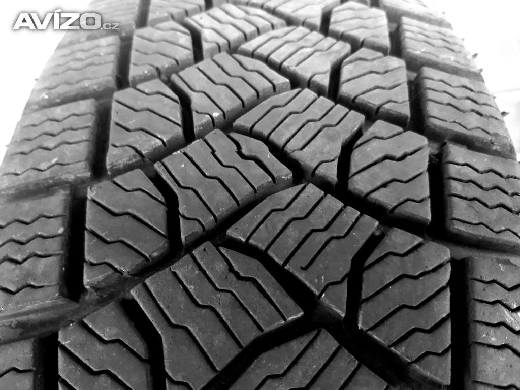 1ks zimní pneu 165/65 R14 Vraník 8mm