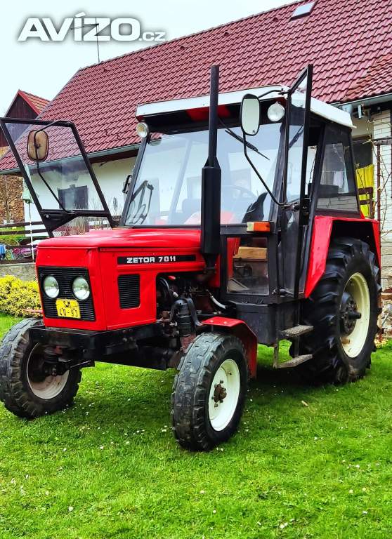 Traktor Zetor 7011