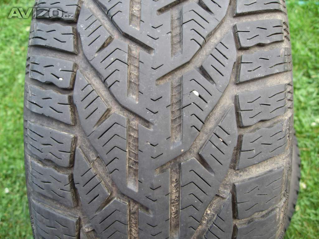 PRODÁM ZIMNÍ PNEU 195/60 R15 KORMORAN SNOW 88T 2x