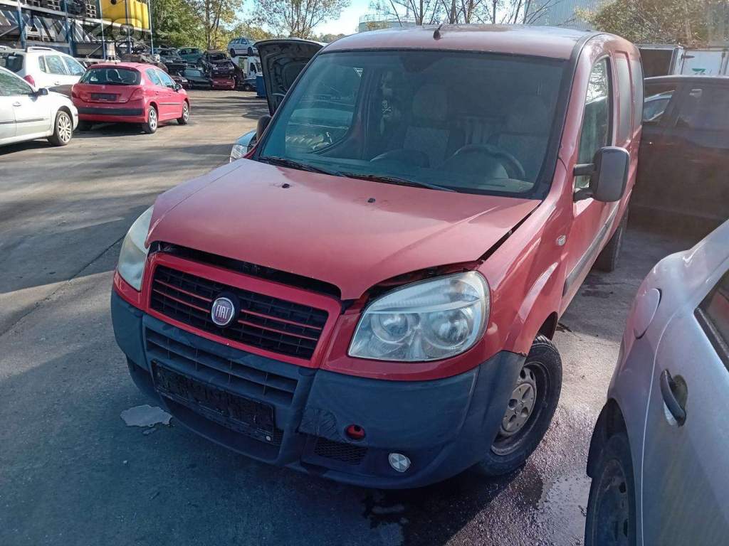 Fiat Doblo Cargo 1.4 ( 350A1000 ) 57kW r.2008 červená 