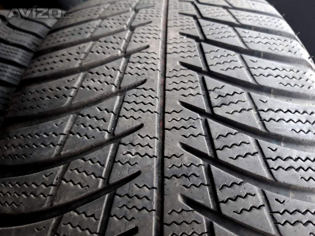 Sada zimních pneu 215/55 R17 Bridgestone