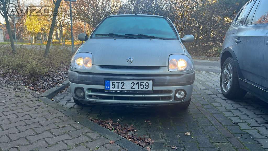 Prodám starší orig.světla Renaultu Clio 2