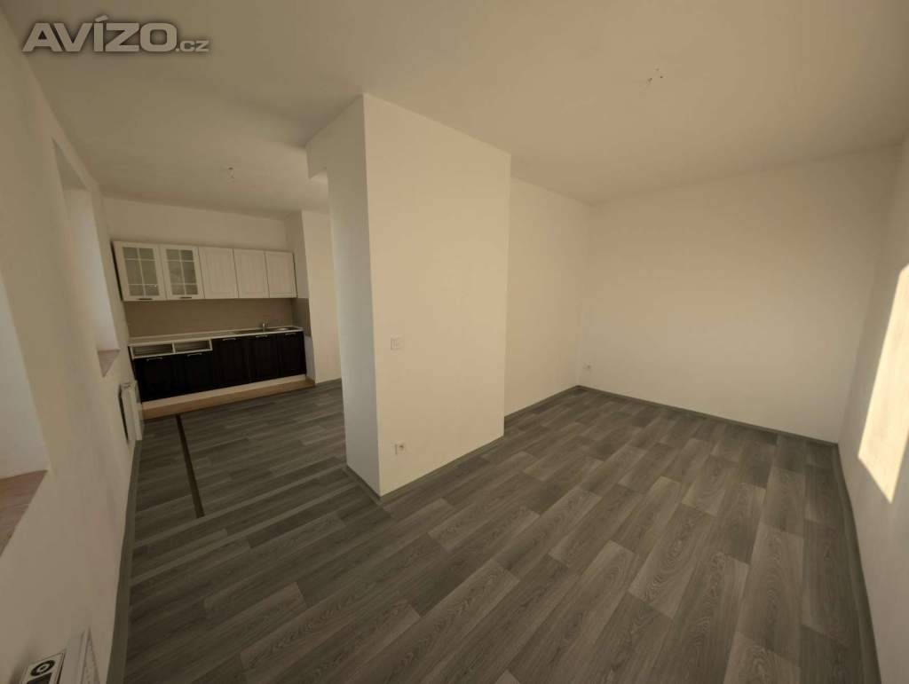 Prodej bytové jednotky 1+kk o velikosti 28 m² s dílnou - sklad 13 m²