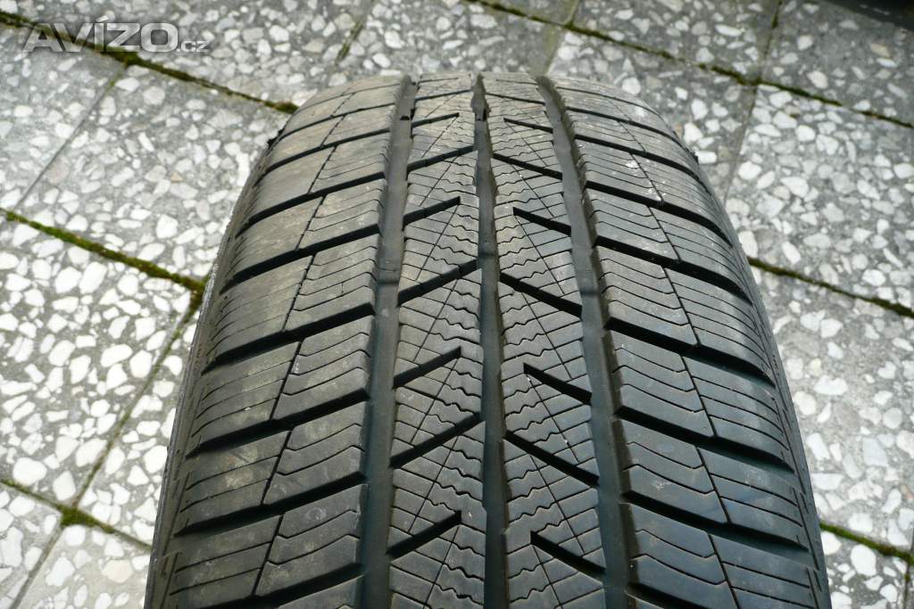 Sada zimních pneu Barum 215/55 R17