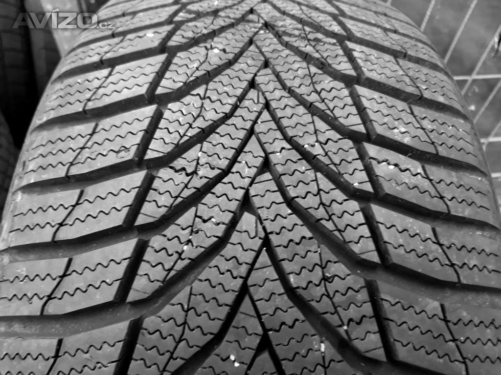 1ks nové zimní pneu 215/40 R18 Nexen 