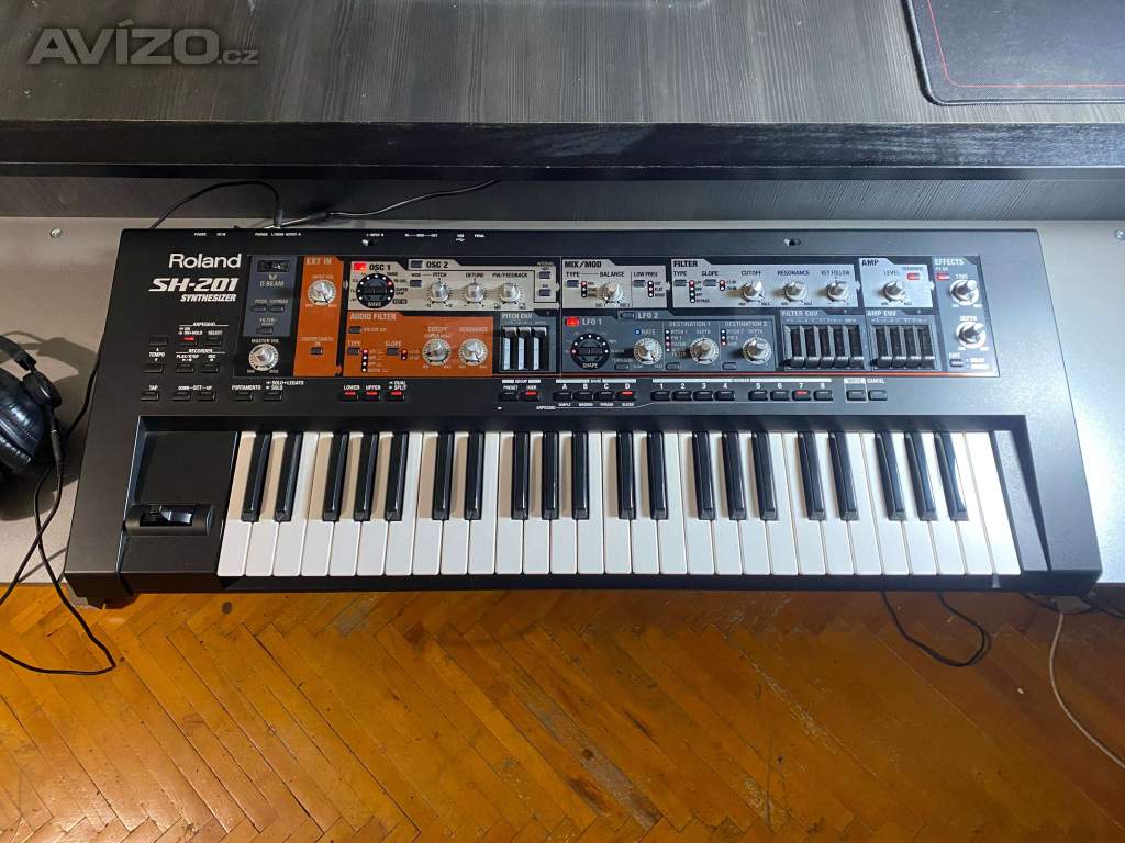 Roland sh 201 synthesizer