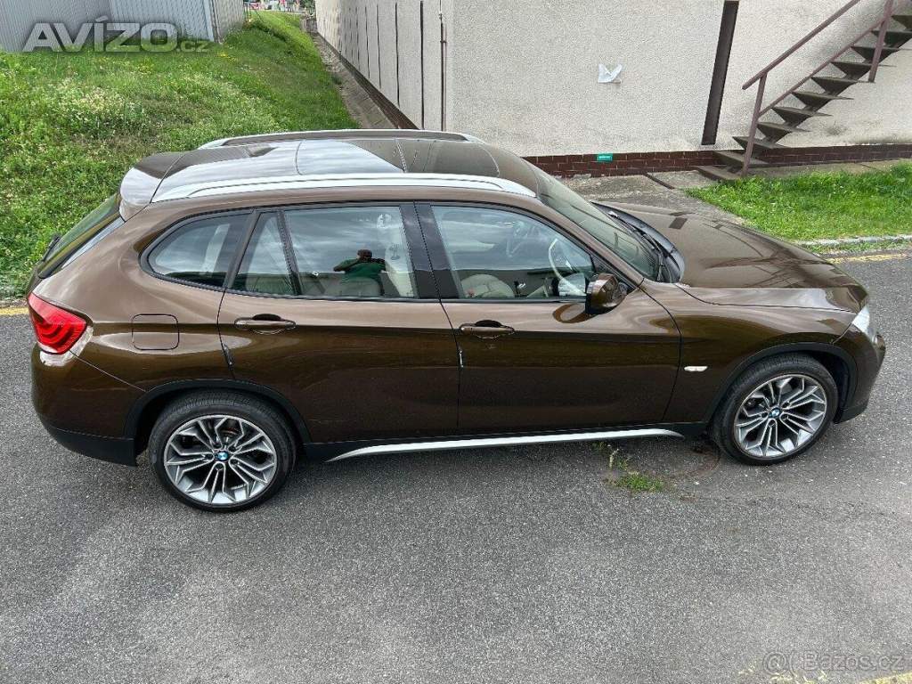 BMW X1 S POCTIVÝM NÍZKÝM NÁJEZDEM