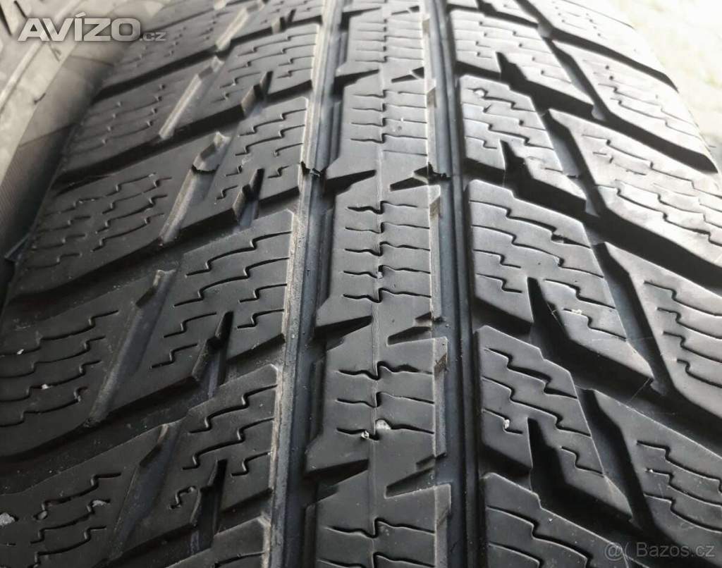 Sada zimních pneu 215/65 R17 Nokian