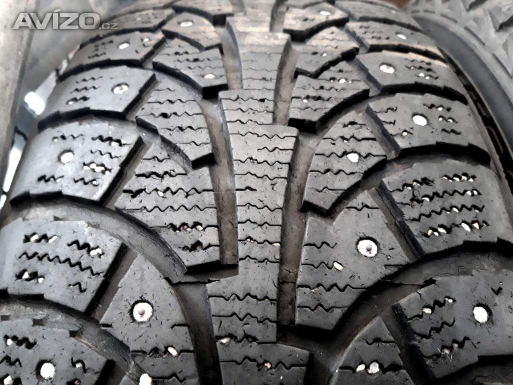 Prodám 2ks zimních pneu 205/55 R16 Nokian