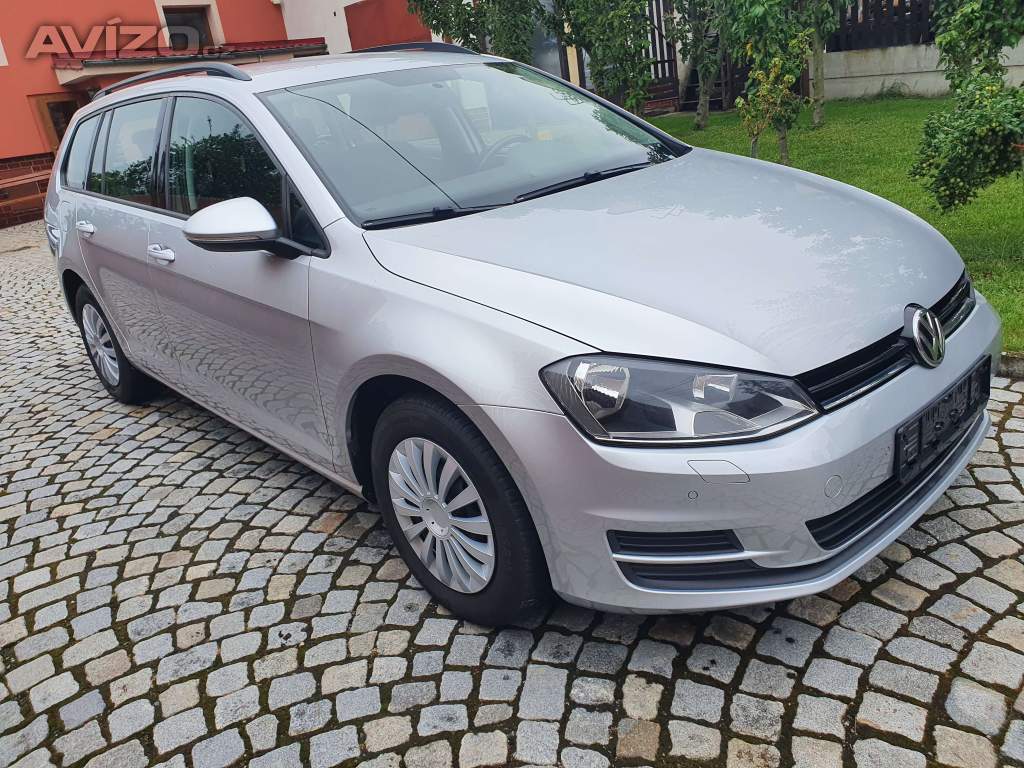 VOLKSWAGEN GOLF 1.6 TDI SERVISKA, DPH, NAVI, MOC KRÁSNÝ....