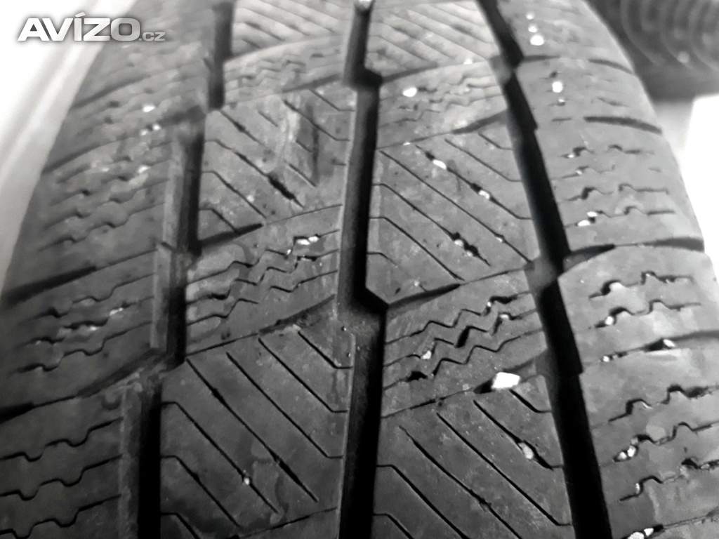 2ks zimních pneu 195/70 R15C Goldline