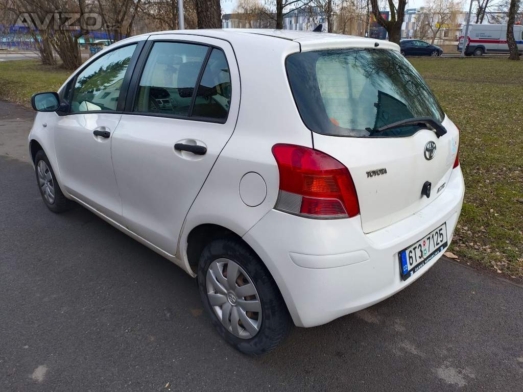 Toyota Yaris 1.0 VVT-i, klima, STK 2026