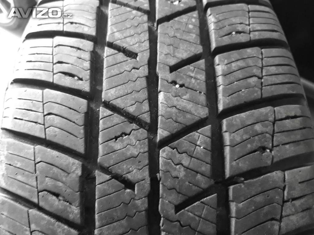 2ks pěkných zimních pneu 215/70 R16 Barum 