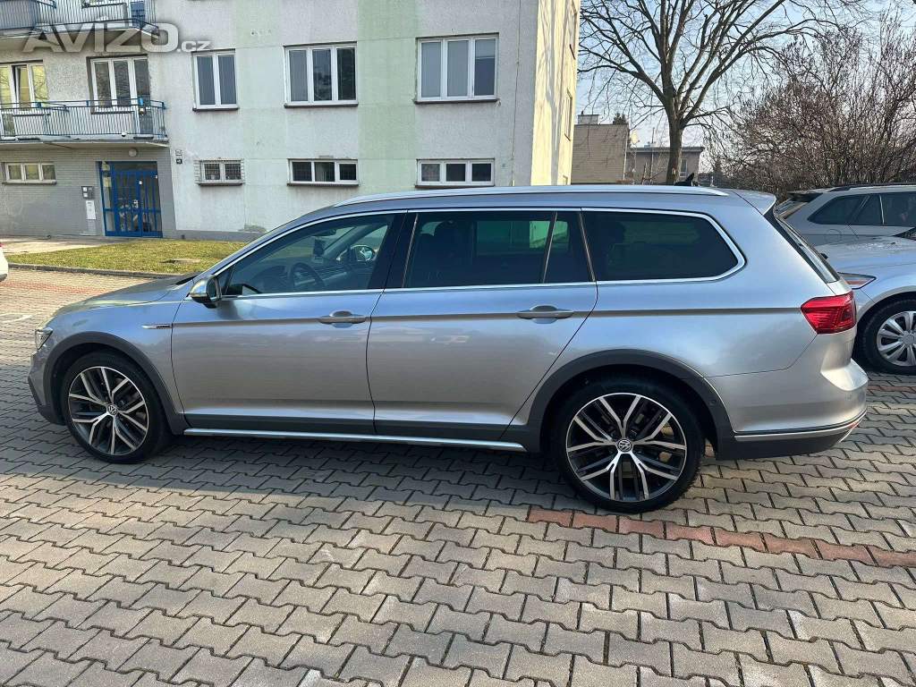 VW Passat 2.0 BiTDi 4x4 R line DSG Kombi