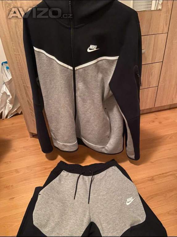 Nová Nike tech fleece souprava 