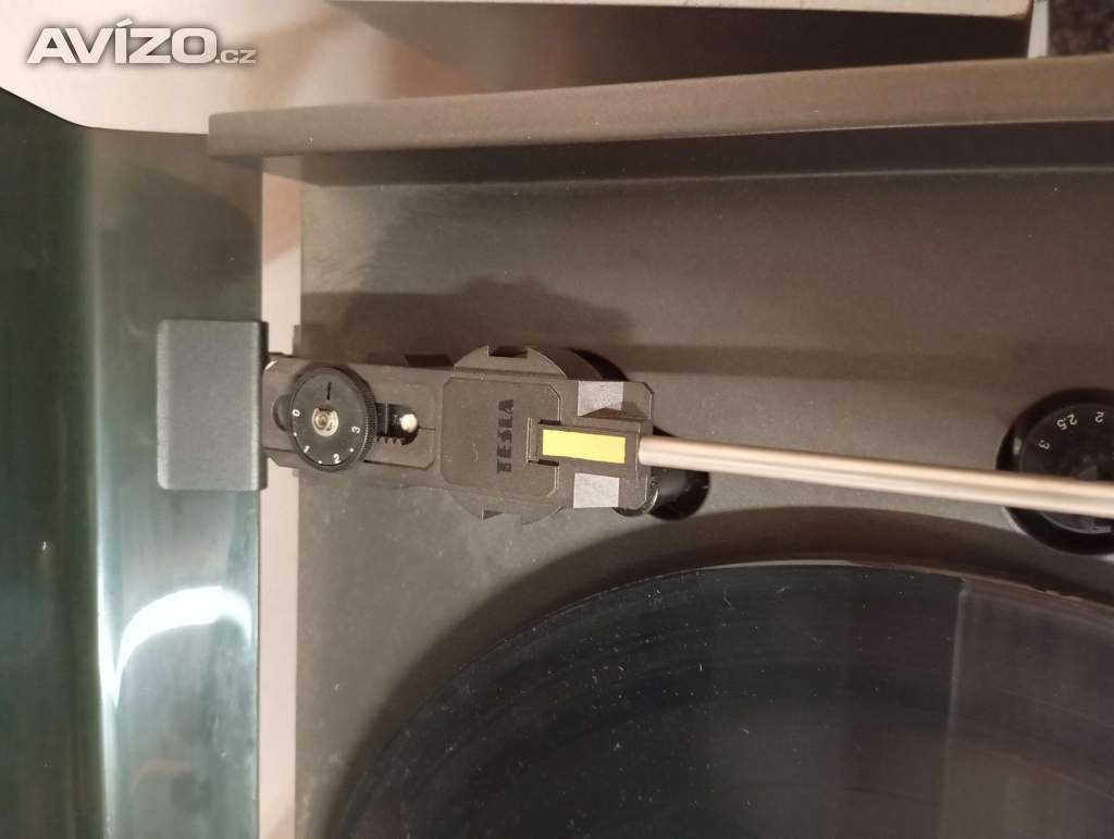 Gramofon TESLA,zesilovač ,bedny