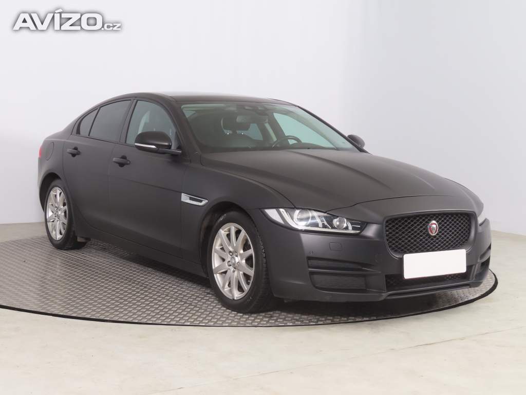 Jaguar XE E-Performance