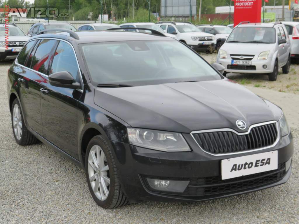 Škoda Octavia 2.0 TDi, DSG, navi, výhřev