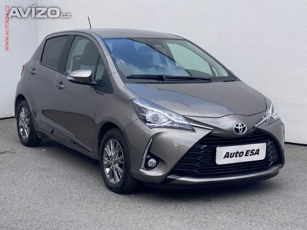 Toyota Yaris 1.5i, 1.maj,ČR, Navi, kamera