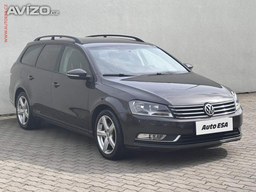 Volkswagen Passat 1.6TDi, Navi, park.čidla