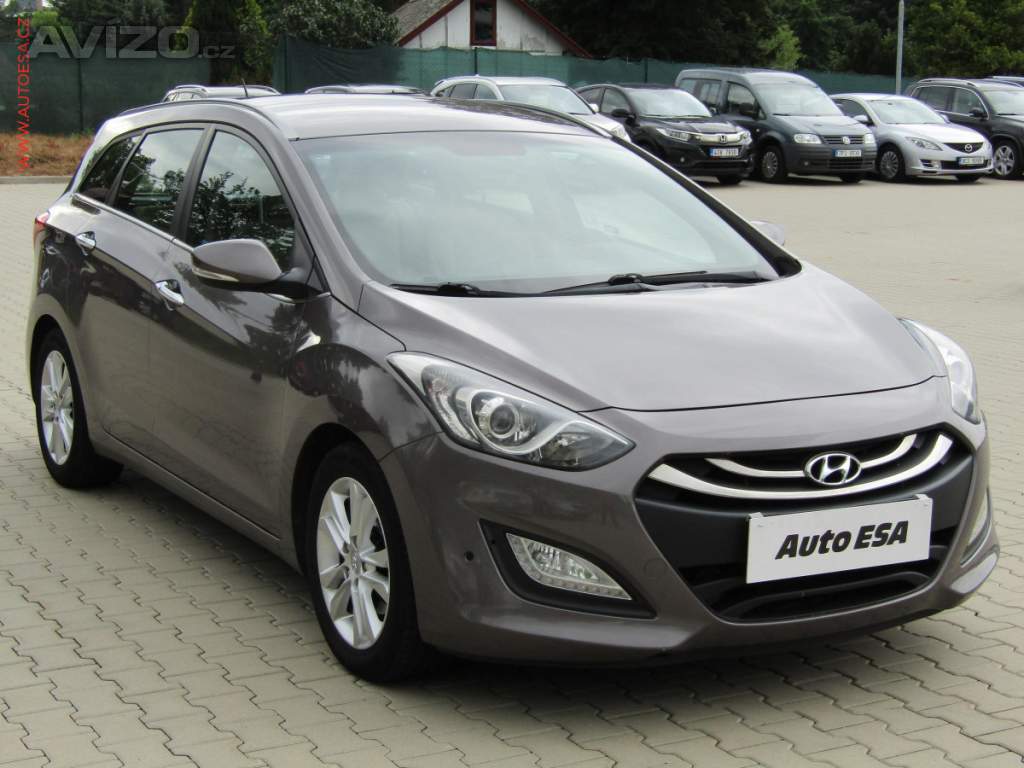 Hyundai i30 1.6 GDi, AC, park.čidla