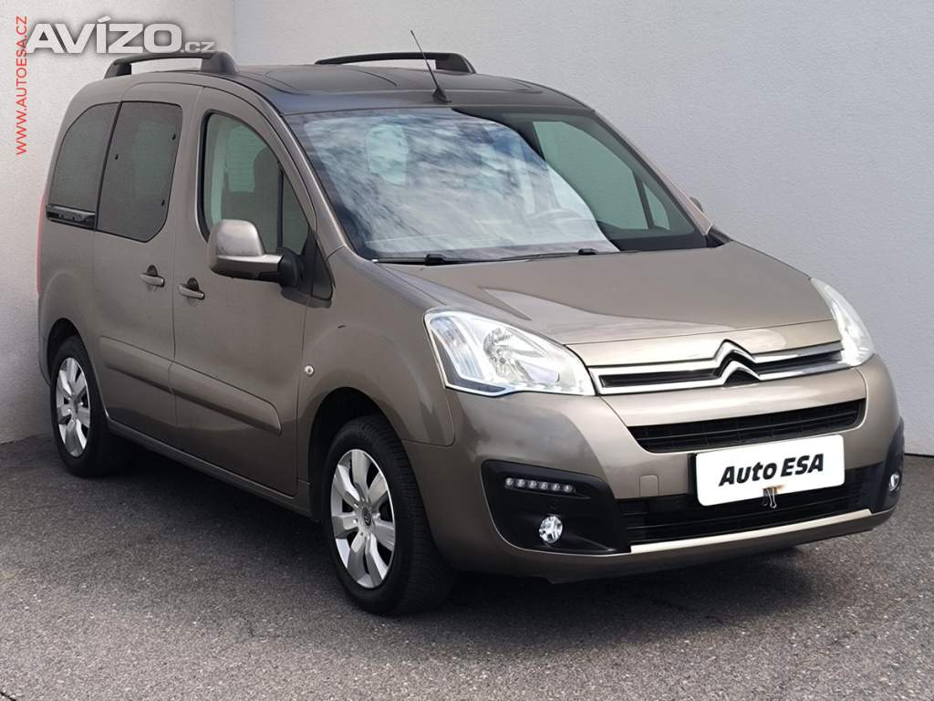 Citroën Berlingo 1.2T, navi, panorama