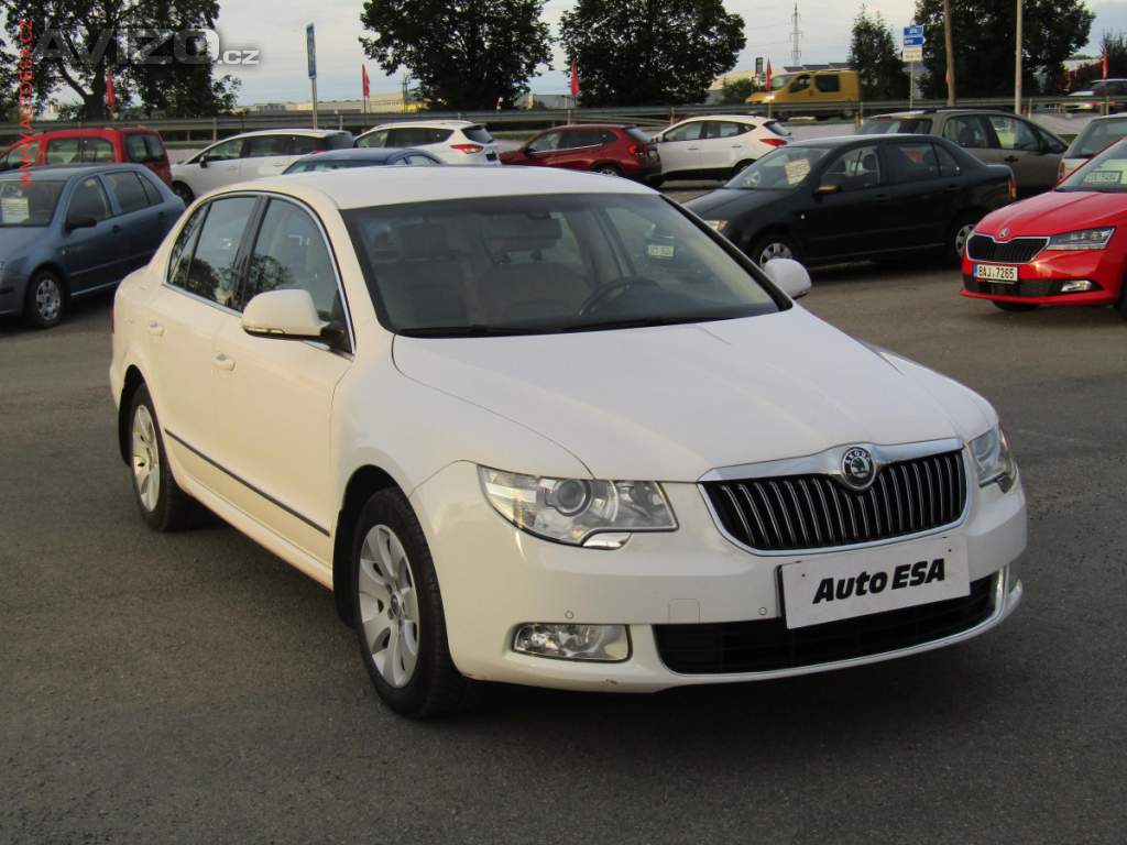 Škoda Superb 2.0 TDi, Navi, xenon, park