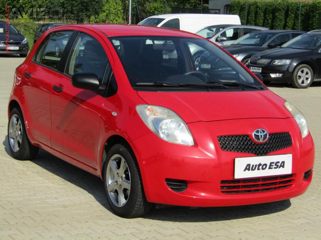 Toyota Yaris 1.3, 2.maj,ČR, +sada kol