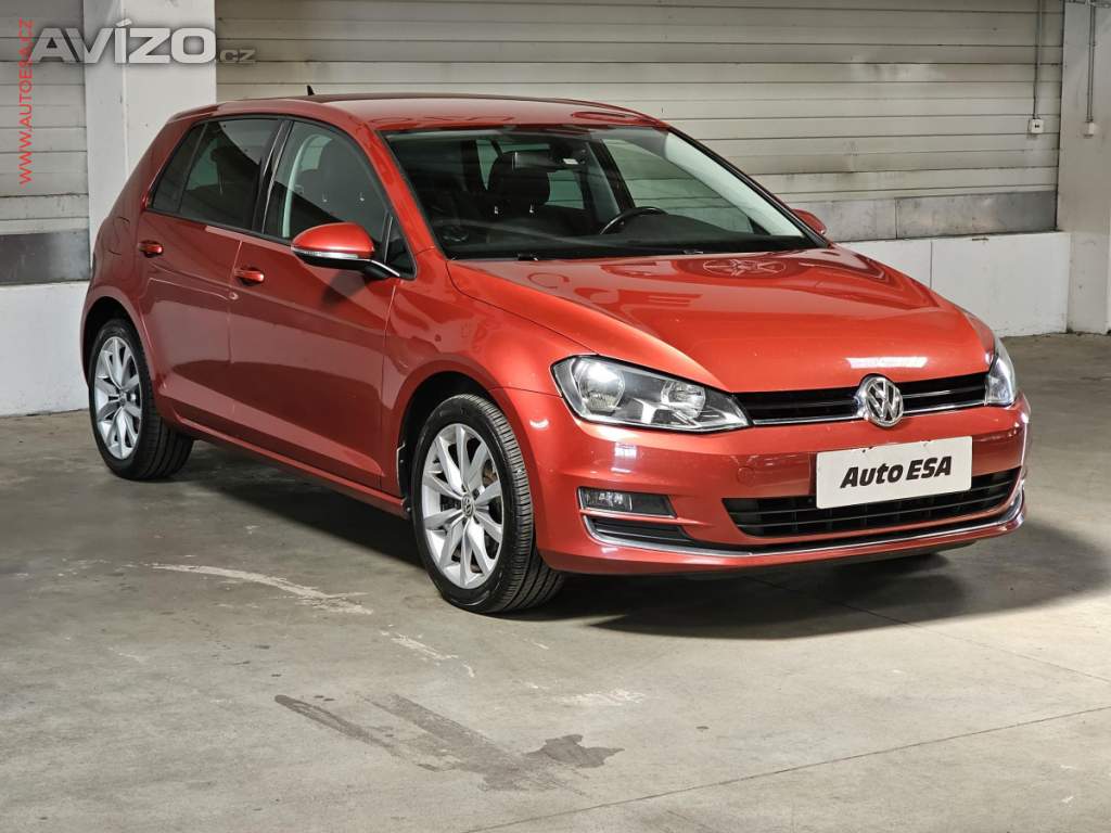 Volkswagen Golf 1.6 TDi, ČR, AC, výhřev sed