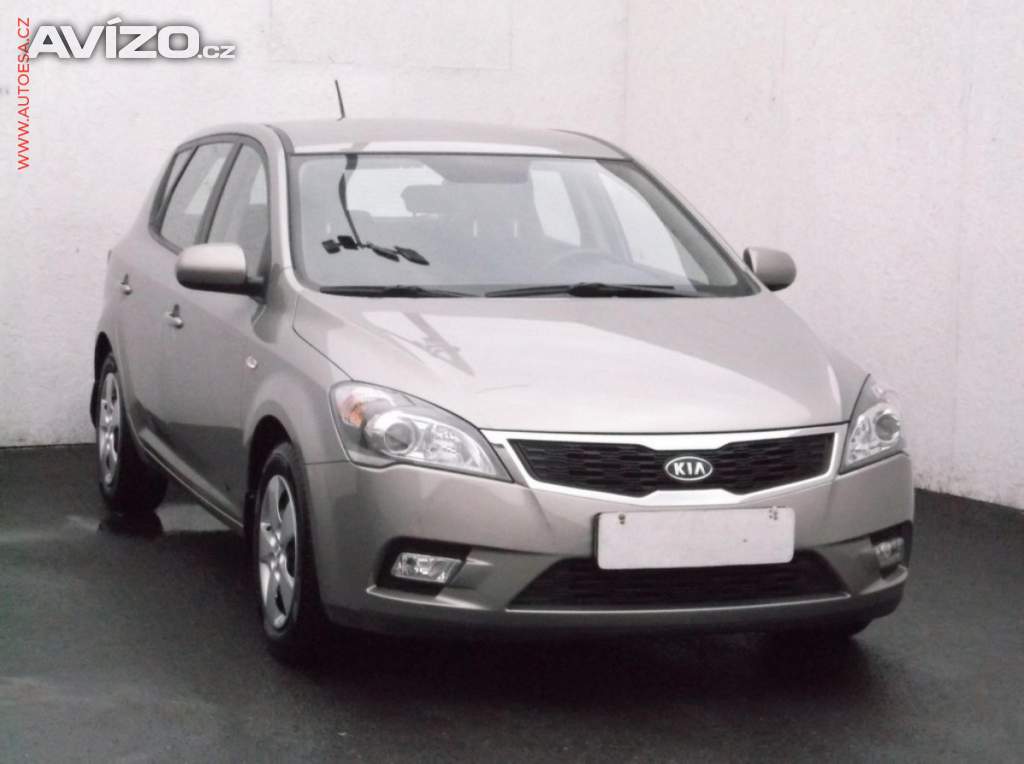 Kia Ceed 1.6 i, 2.maj,ČR, AT