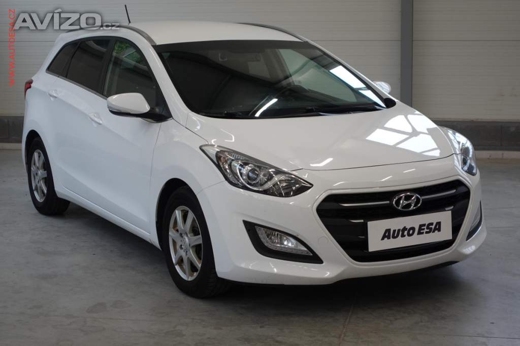 Hyundai i30 1.6CRDi, AC, výhřev sed.