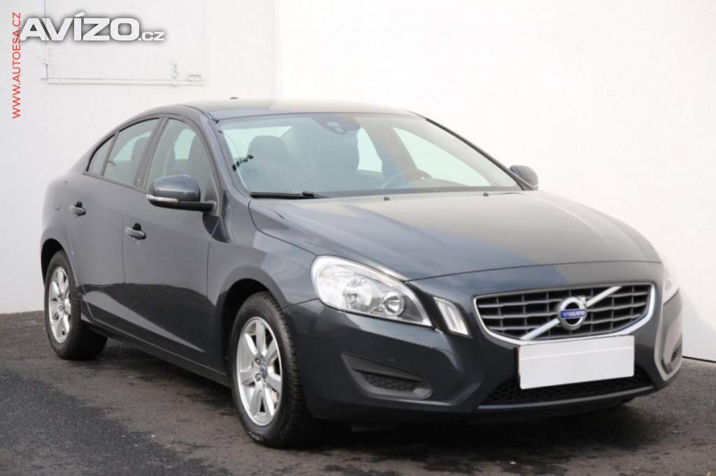 Volvo S60 2.0 D3, Momentum, AC