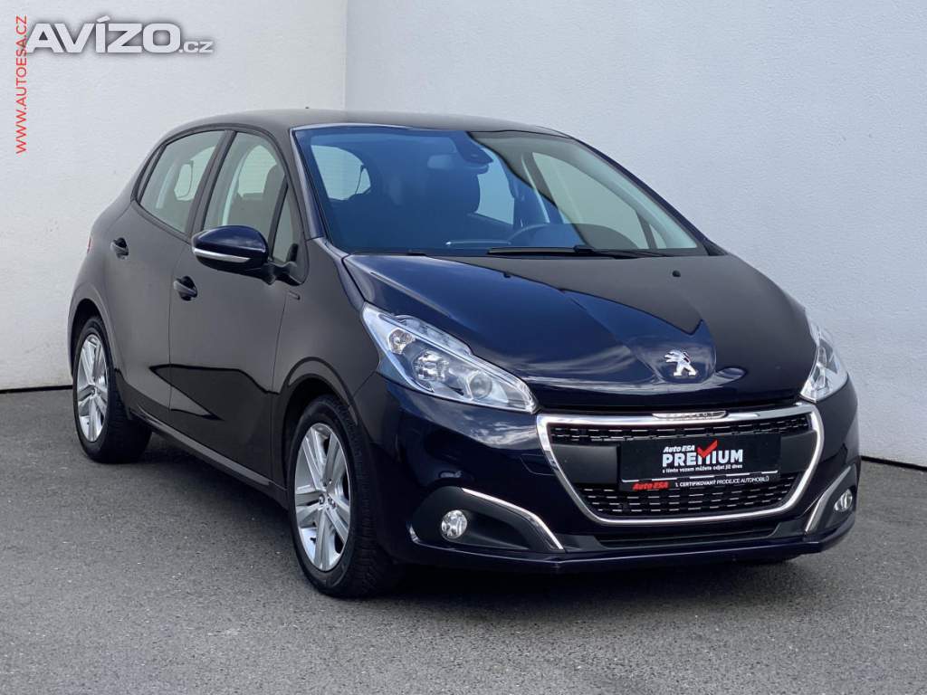 Peugeot 208 1.2 PT, Signature