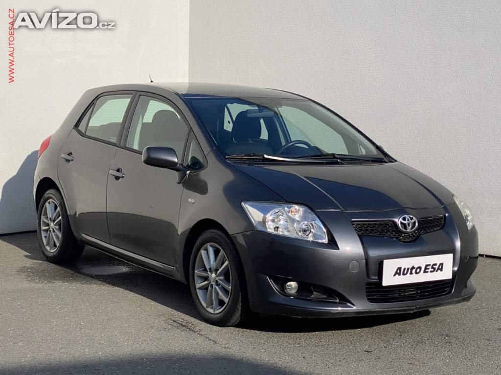 Toyota Auris 2.0 D-4D, ČR, AC, + kola