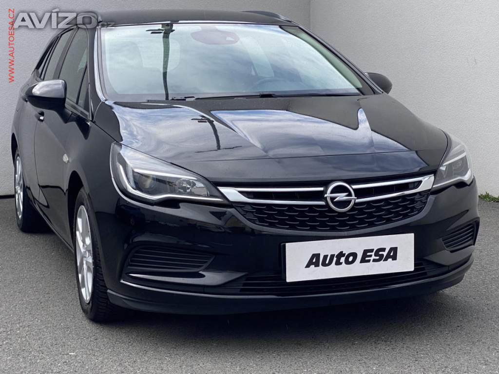 Opel Astra 1.6 CDTi, Navi, park. čidla