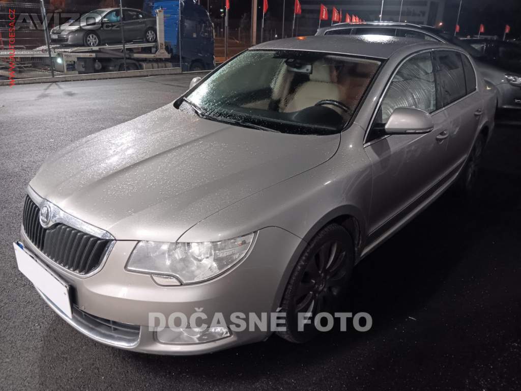 Škoda Superb 2.0 TDi, ČR, park.senzor