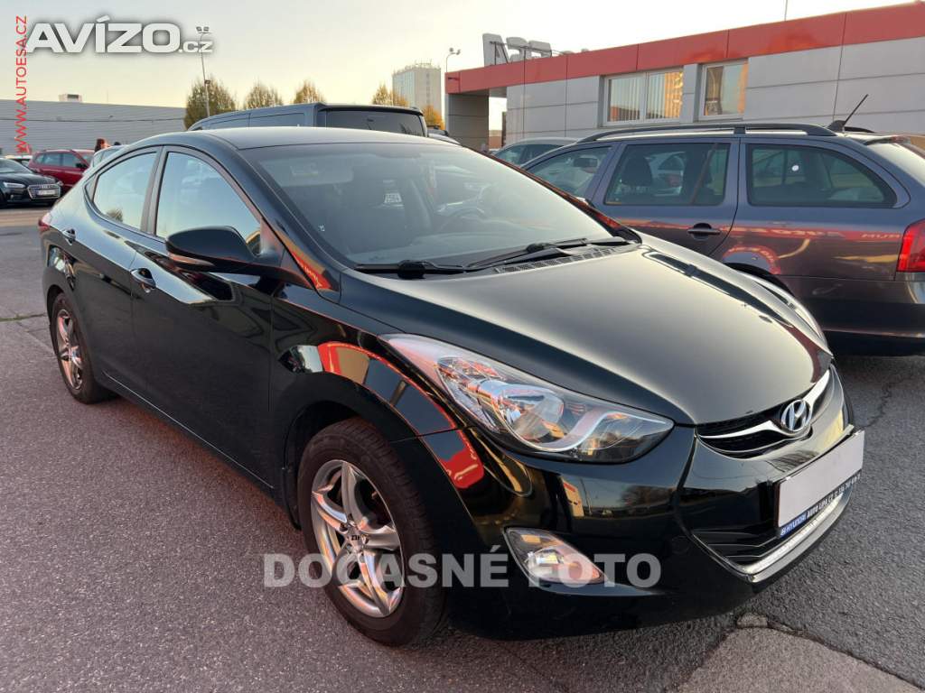 Hyundai Elantra 1.6i, 1.maj,ČR, +servis.