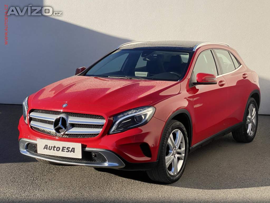 Mercedes-Benz GLA 1.6i 200, AT, bixen, navi