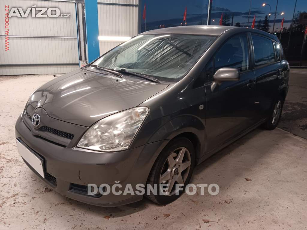 Toyota Corolla Verso 2.2 d, tažné, aut.klima