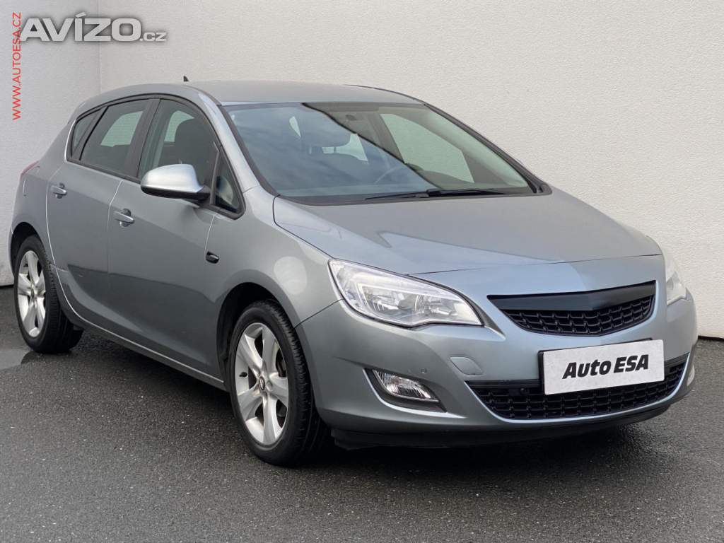 Opel Astra 1.4T, AC, tempo, navi