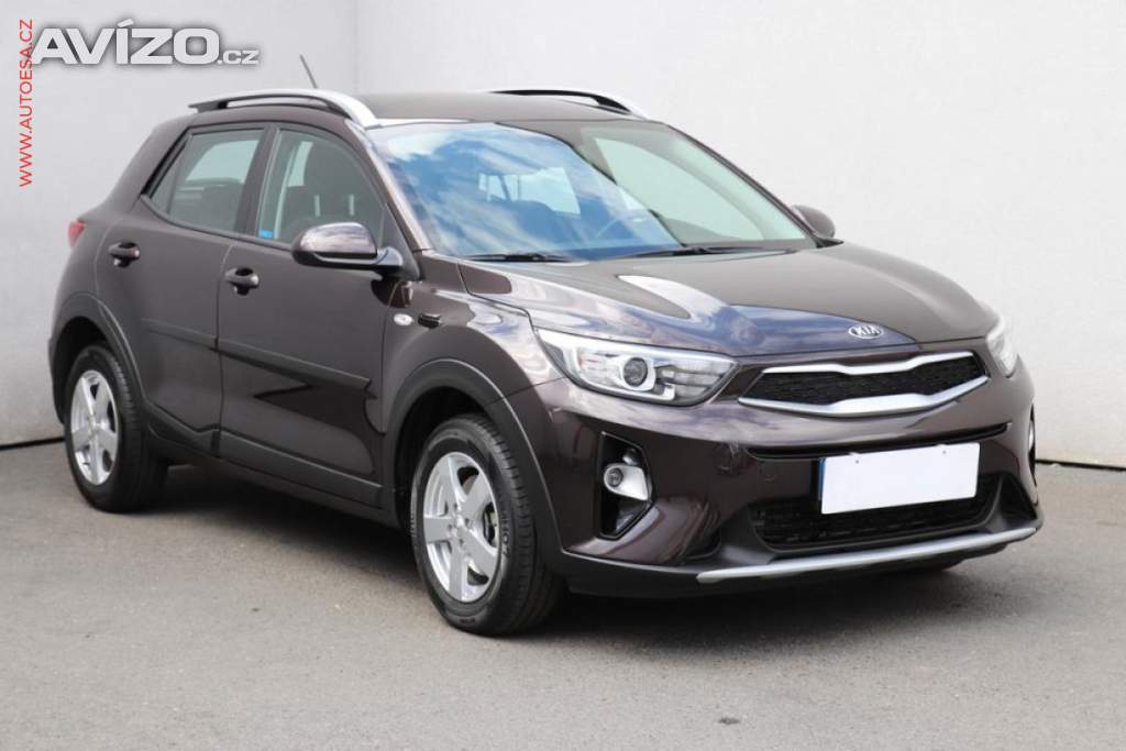 Kia Stonic 1.0 T-GDi, parkovací kamera