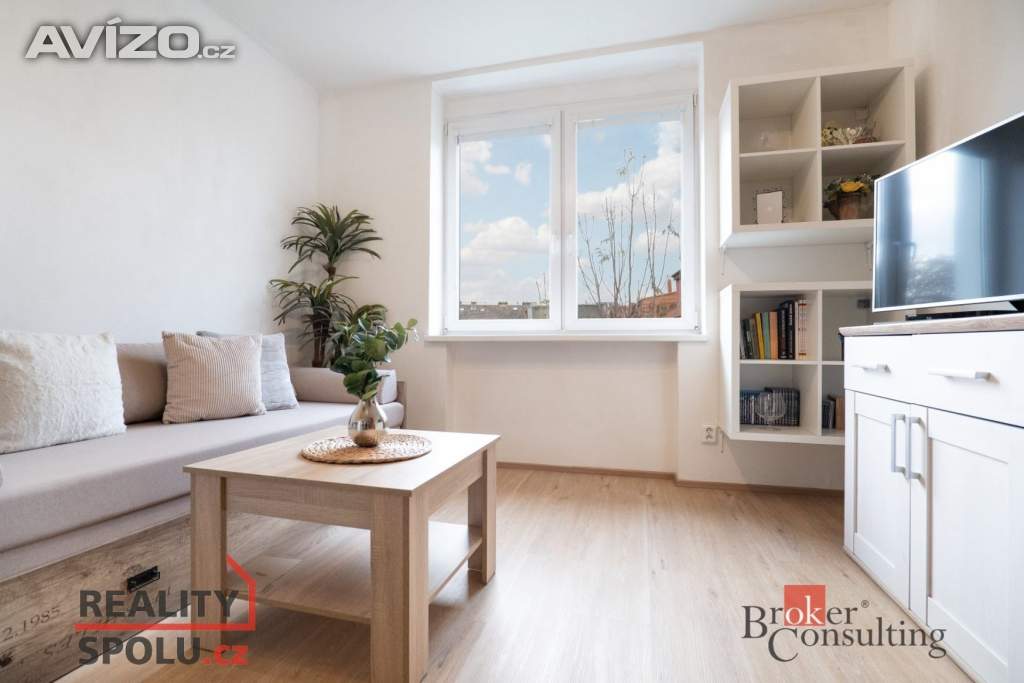 Prodej byty 1+kk, 21 m2 - Praha - Hloubětín