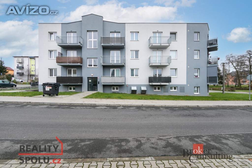 Pronájem byty 1+kk, 32 m2 -