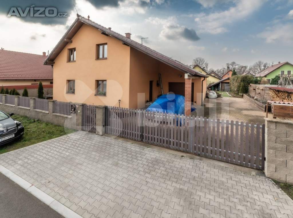 Prodej RD 6+1/ garáž o celkové ploše 199 m2 a půdou o velikosti 24 m2 pozemek 757 m2;