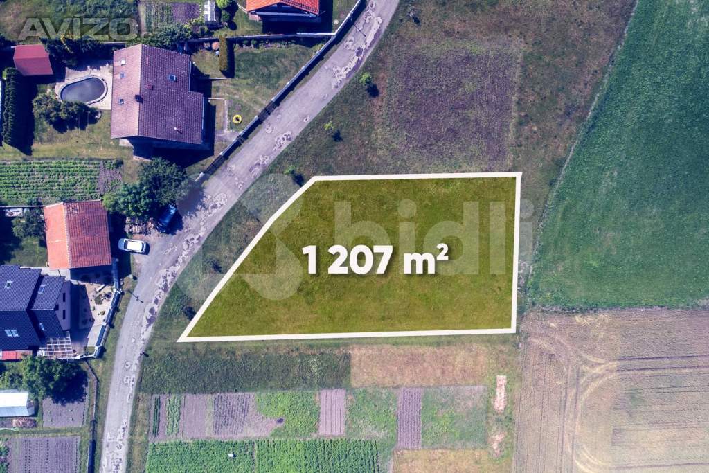 Stavební pozemek 1207 m2 v obci Kostelní Lhota, okres Nymburk