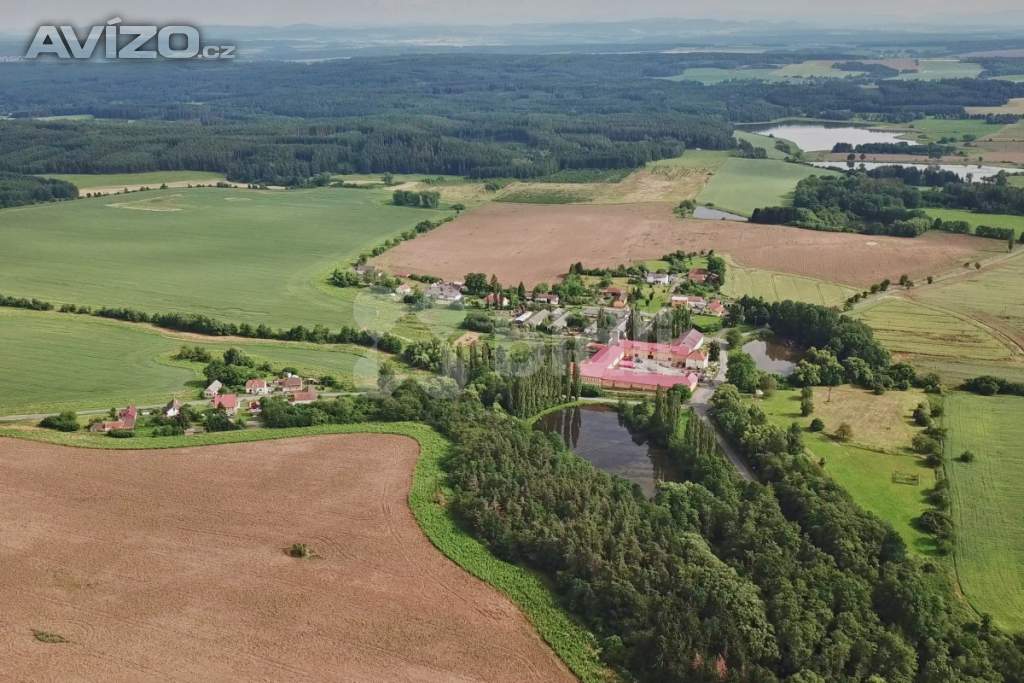 Exkluzivní prodej pozemek 735 m2, Zálezly